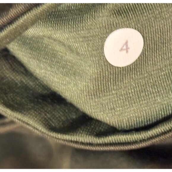 Like New Lululemon Wunder Under Low Rise Crop Luxtreme 21” Green Camo Leggings 4 - Picture 9 of 10